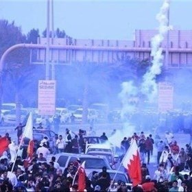 انقلابیون بحرینی خواستار حل بحران بدون خشونت هستند